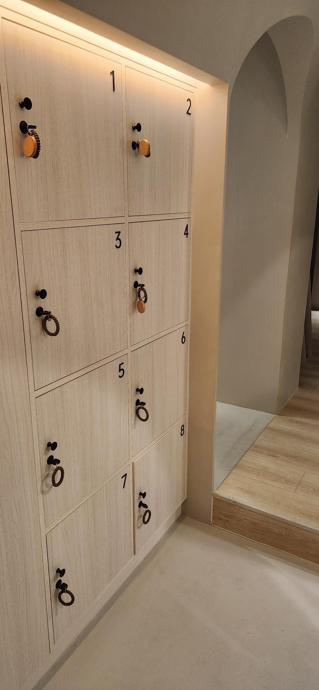 Smooth, flowing space design