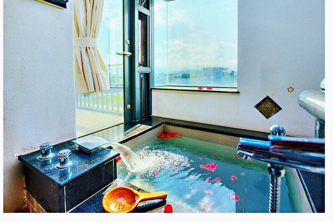 Architect's Spring Villa, a domestic travel partner venue in Dongshan Township,