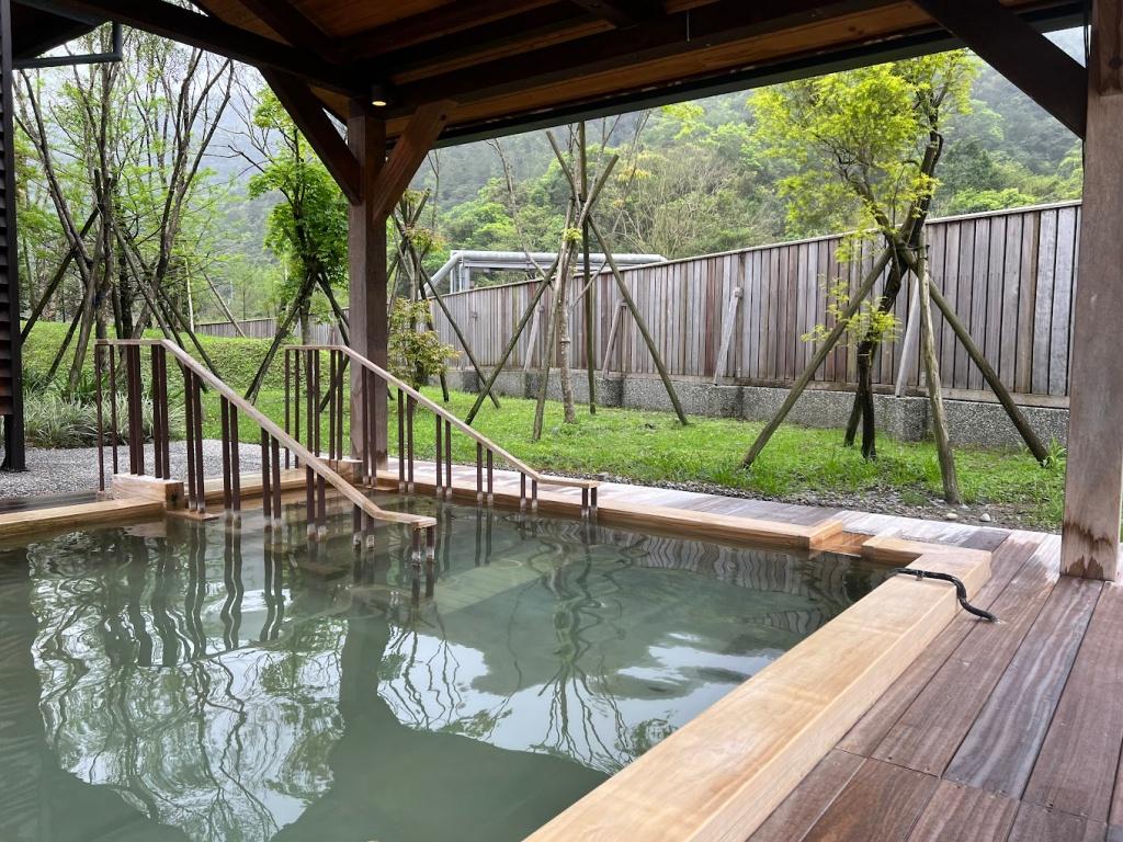 Qingshui Geothermal Park is nestled in Yilan's Datong Township, a lush green hav