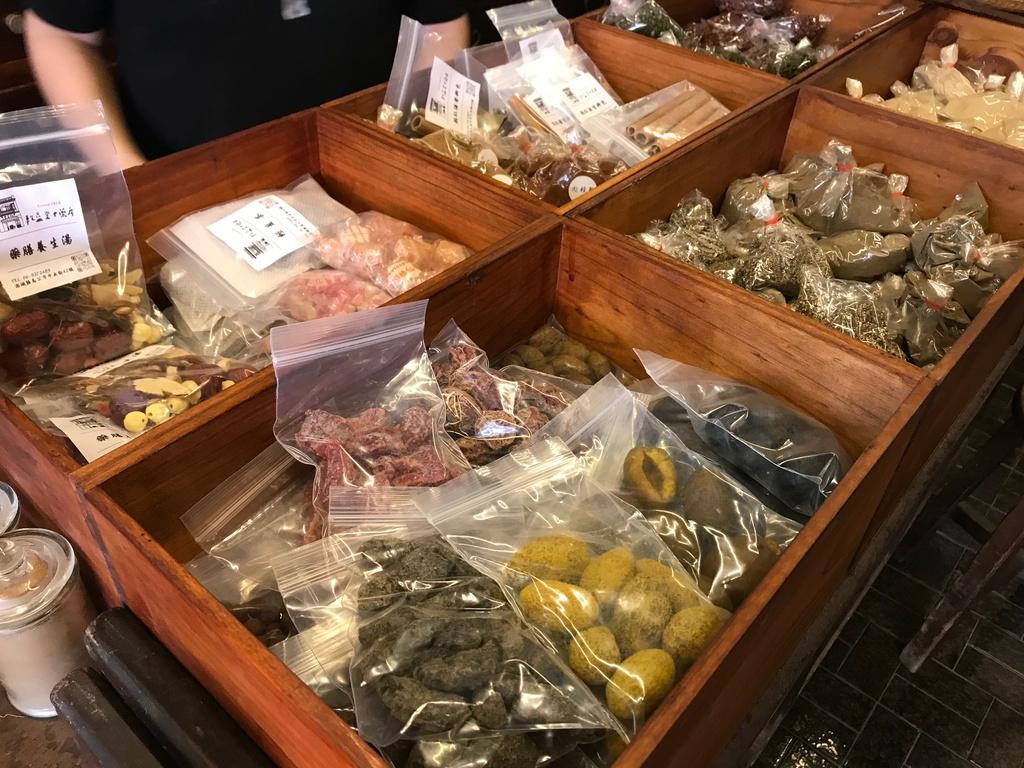 澎湖伴手禮 乾益堂中藥行 01