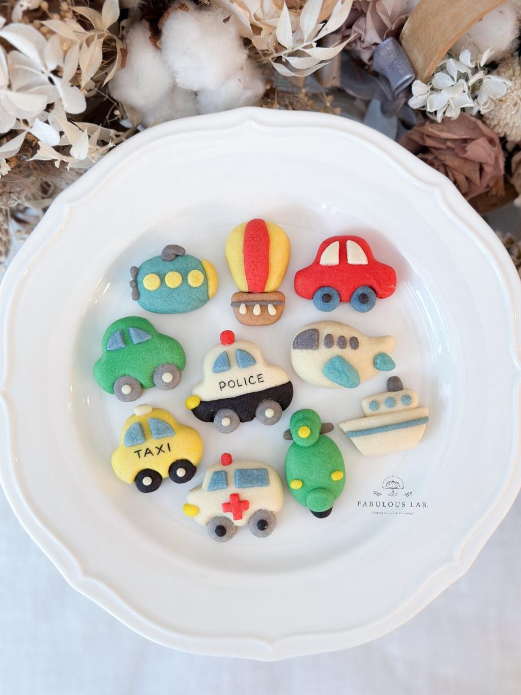 A heartwarming parent-child baking class offers adults and children a magical time crafting together.