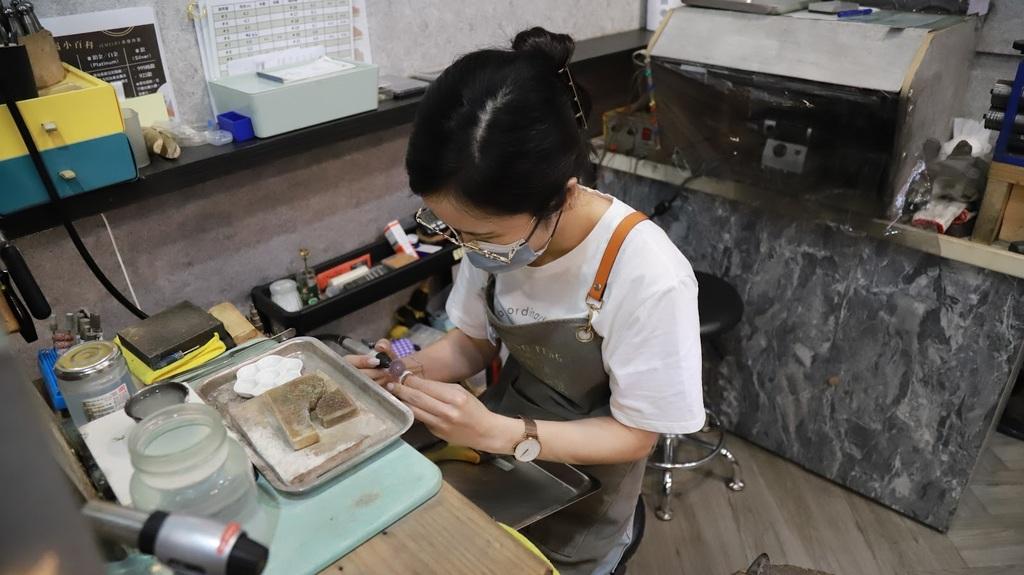 "Micro-customization" with the Flexibility of a Professional Factory