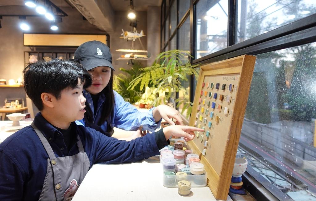 유연한 컬러 선택으로 나만의 독특한 스타일을 만들어 보세요.