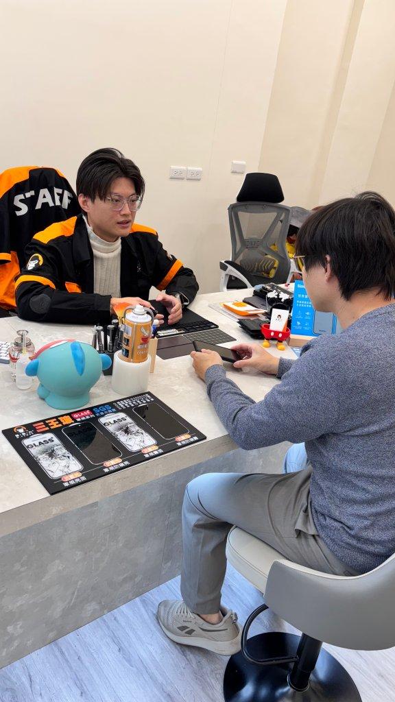 8店舗を展開しており、逢甲、豊原、太平など、どこでも修理に便利です。