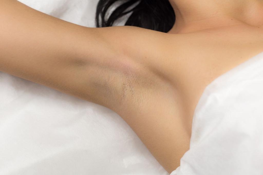 Here are the pros and cons of laser hair removal.