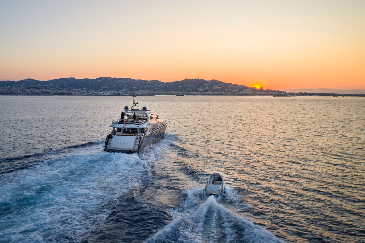 Sunset Cruise|The Most Romantic Date on Golden Waters