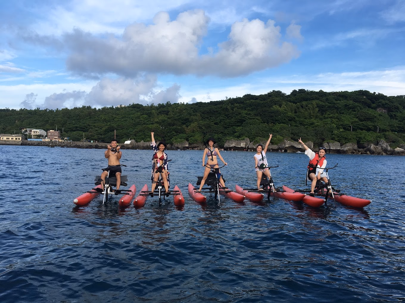 Water Bikes|Slowly Pedal Through the Waves of Xiaoliuqiu
