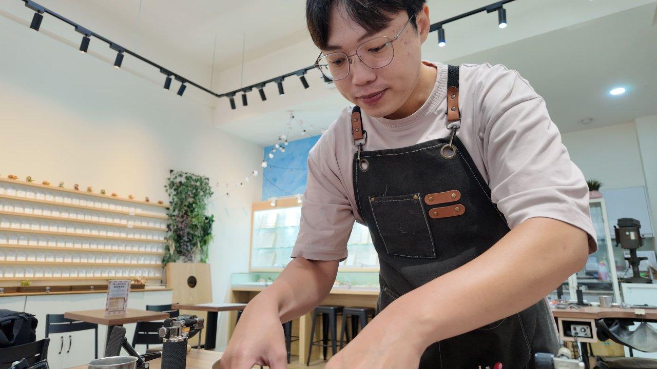 30년 넘게 이어온 금속 공예 경험으로 고객에게 더 나은 선택지를 선사합니다.