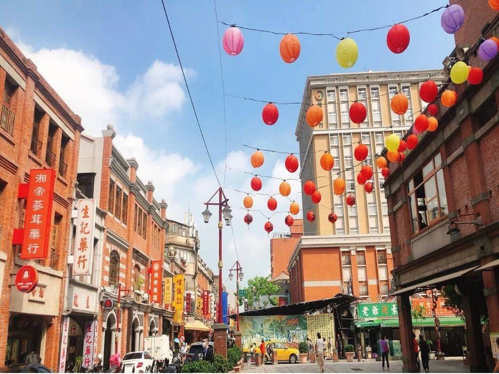保留老宅原貌,讓光線與歷史一起呼吸
