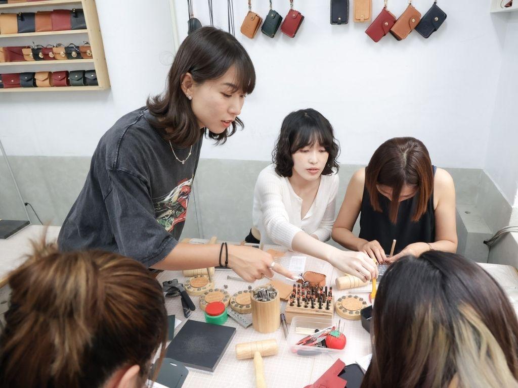 Taco Leather Carving Review|Recommended for corporate team building and social events! Craft your own leather goods from scratch in this artsy workshop on the old street.
