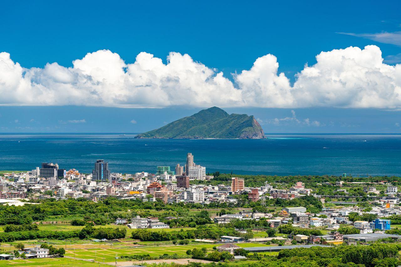 宜蘭約會一日遊懶人包|情侶出遊行程 TOP 選:冰店、海景咖啡、SUP 全攻略
