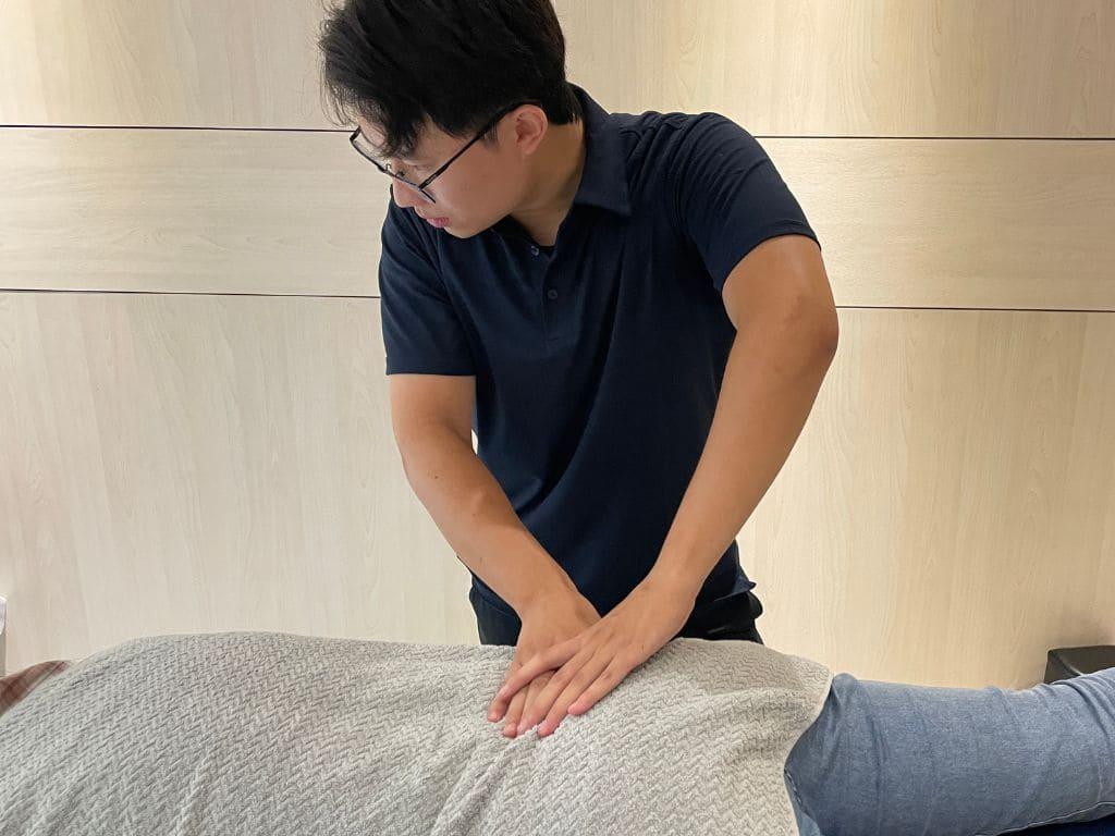Even market vendors are moved to tears: Massage can make you believe your body can feel better