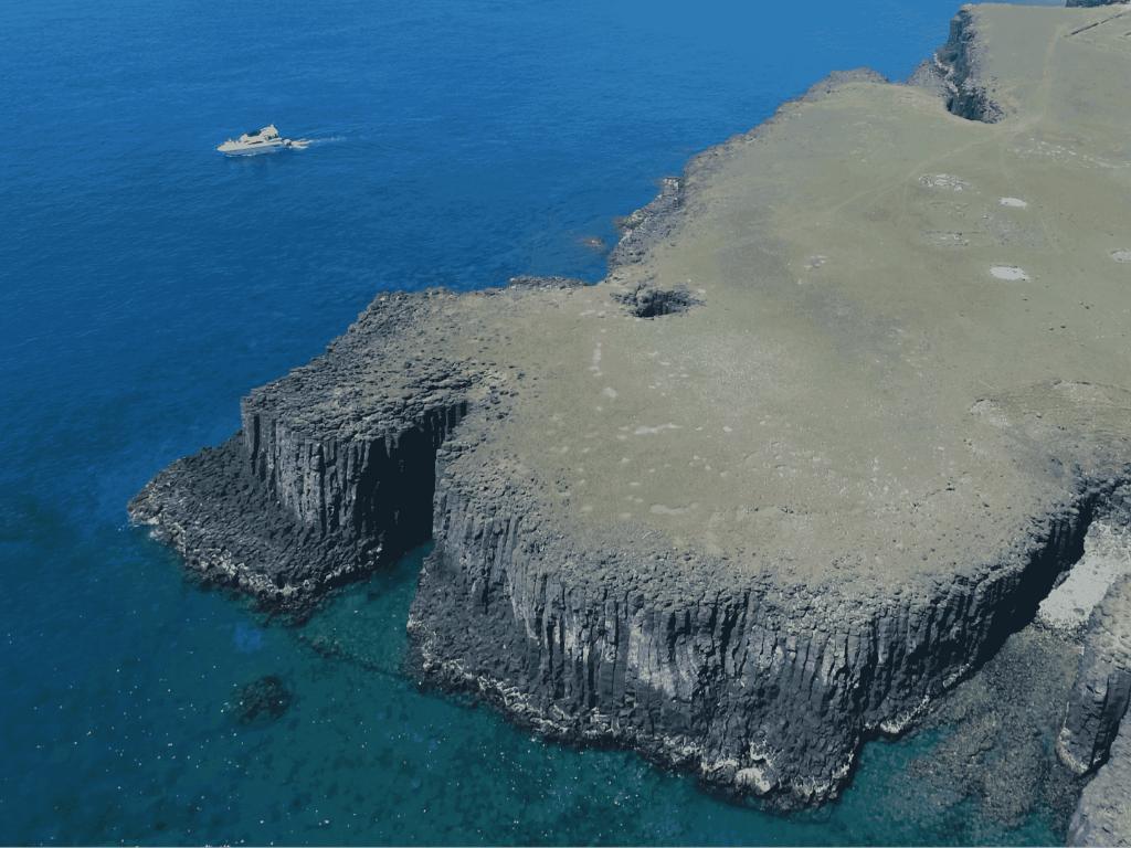 The Penghu Blue Hole, located on Xiji Islet in the Southern Four Islands, is one