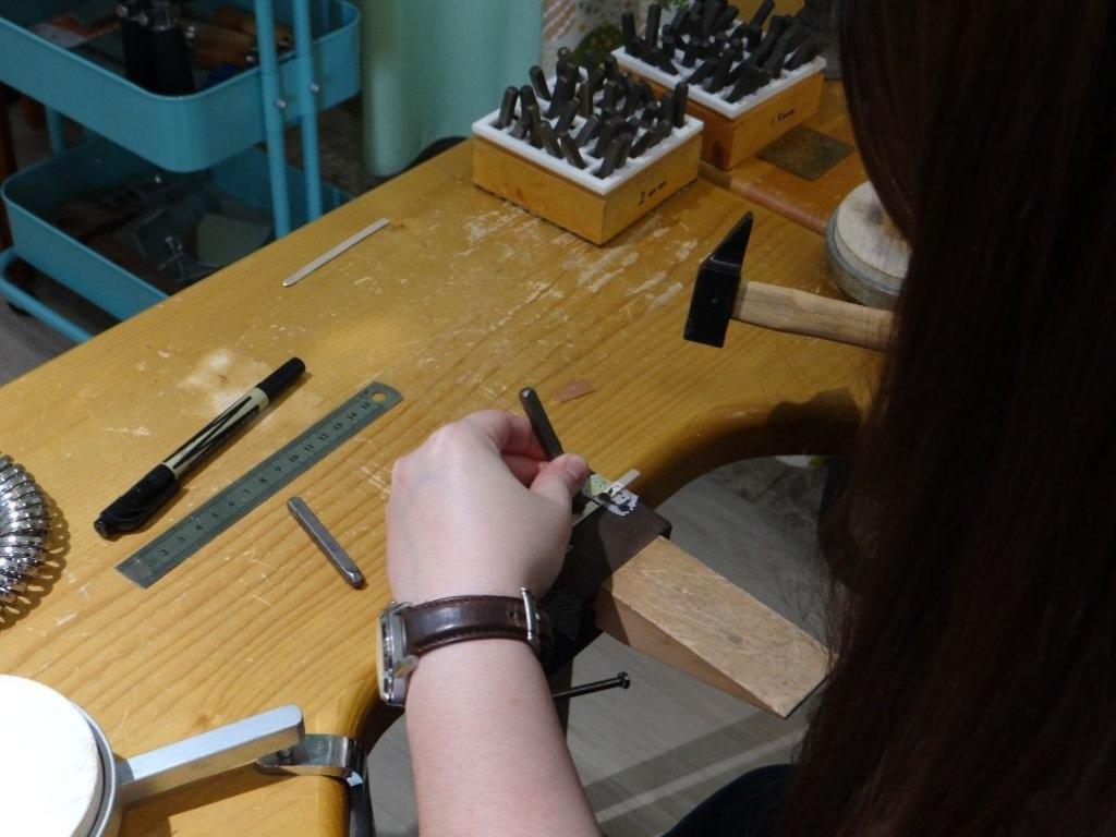 Encouraging students to get hands-on, JyouKa lets you experience the magic of metalworking in a professional setting.