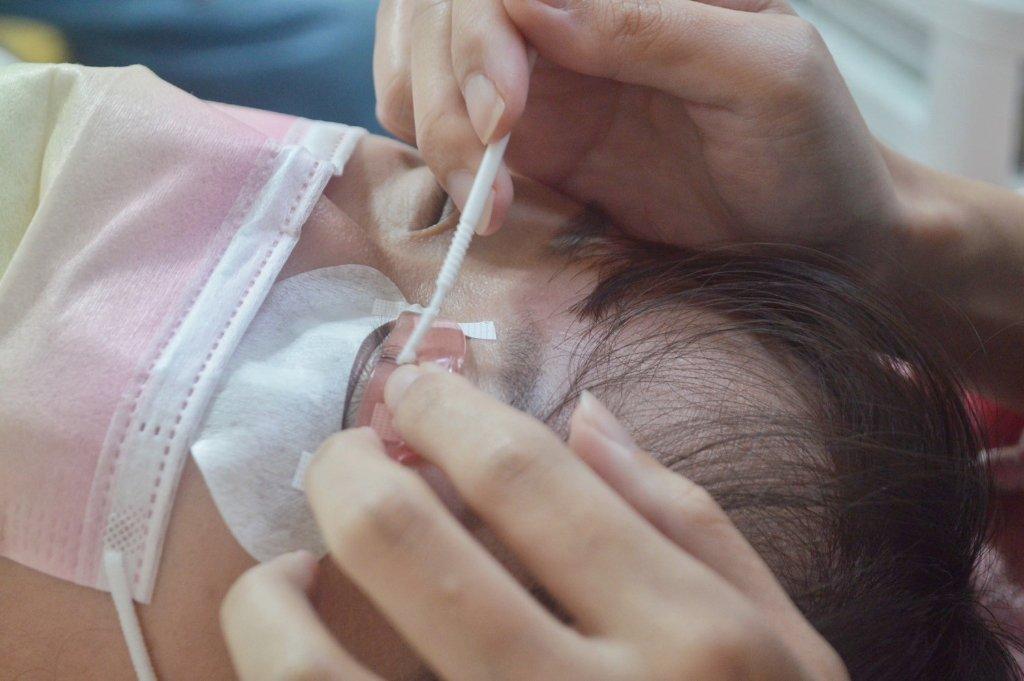 클렌징 및 상담: 편안하고 안심되는 첫 단계