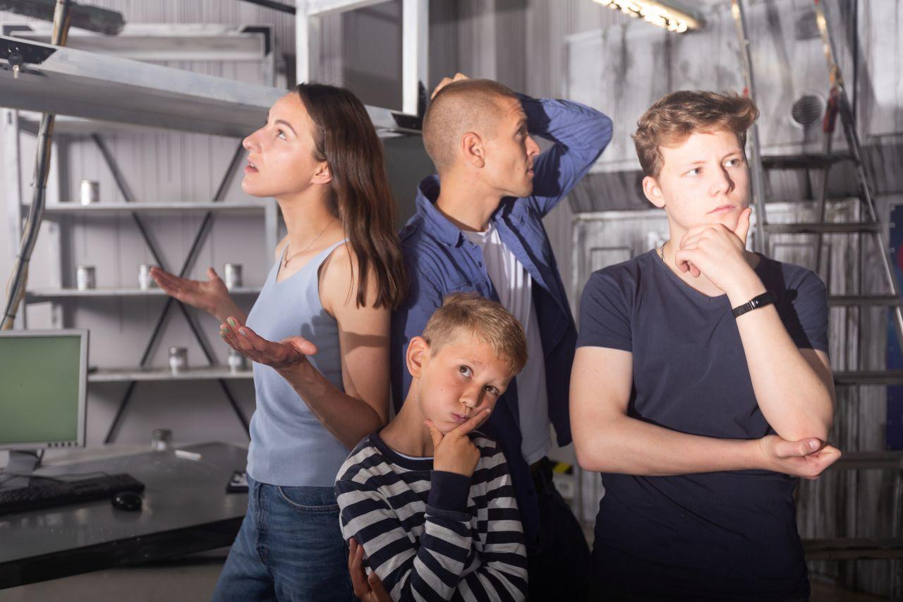 Brave the challenge and test your wits! | Our top 10 escape rooms and murder mystery games in Banqiao.