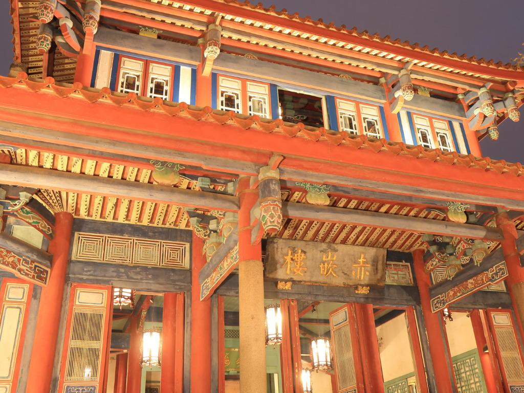 Night Tours of Historical Sites