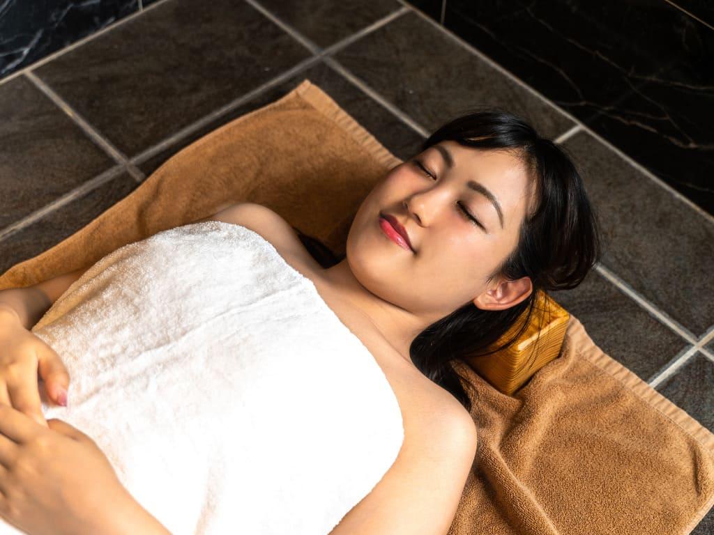 Ganbanyoku Hot Stone Spa