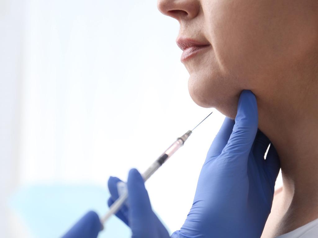Slimming Your Face, Method 3: Fat-Dissolving Injections