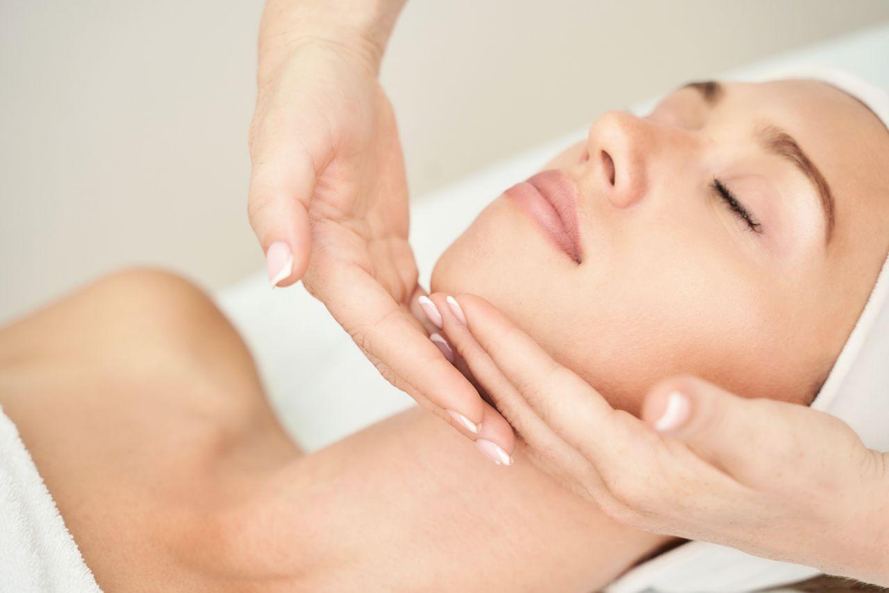 There are several ways to address concerns about face size.