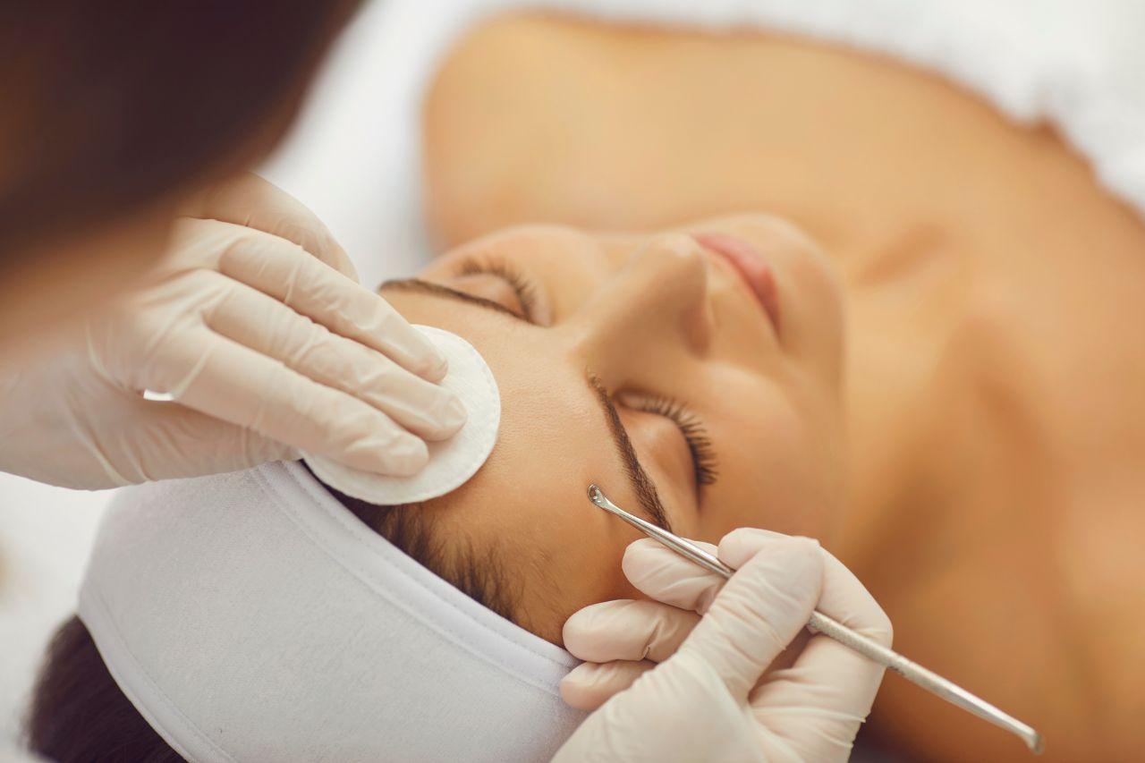 Blackhead Removal Guide|What to Apply After Extraction? Post-Treatment Care? 20+ Things to Know About Blackhead Care