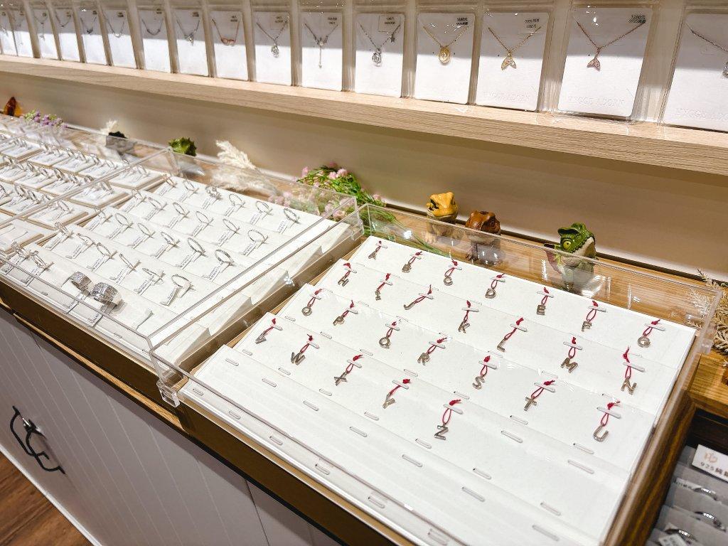 Handcraft a heartfelt gift of delicate fine jewelry.