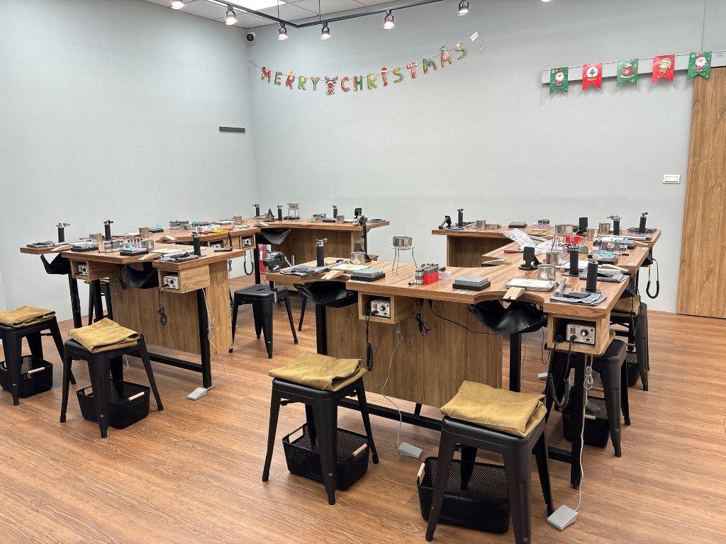 From Taipei to Taichung: Thirty Years of Metalwork Warmth