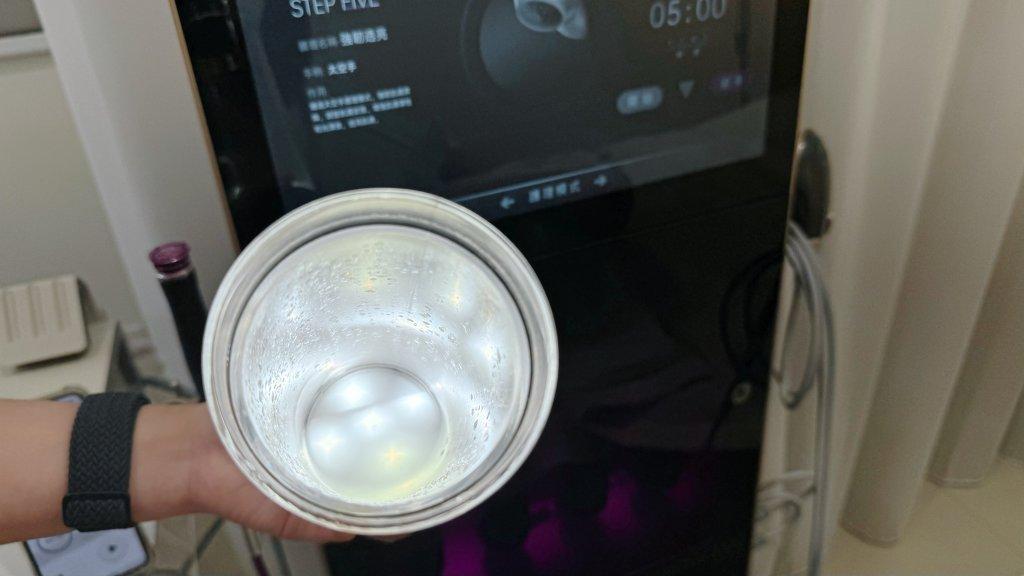先手工清粉刺再上雙機,舒服到差點睡著的皮膚管理