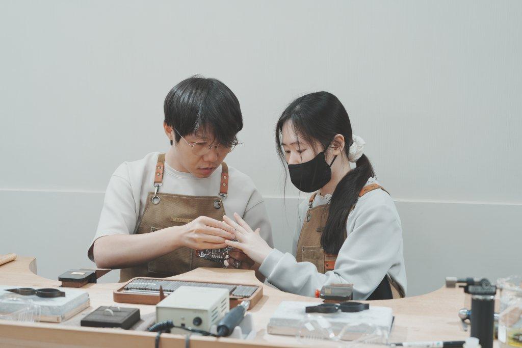 結婚周年紀念,用手作戒指見證我們的愛情