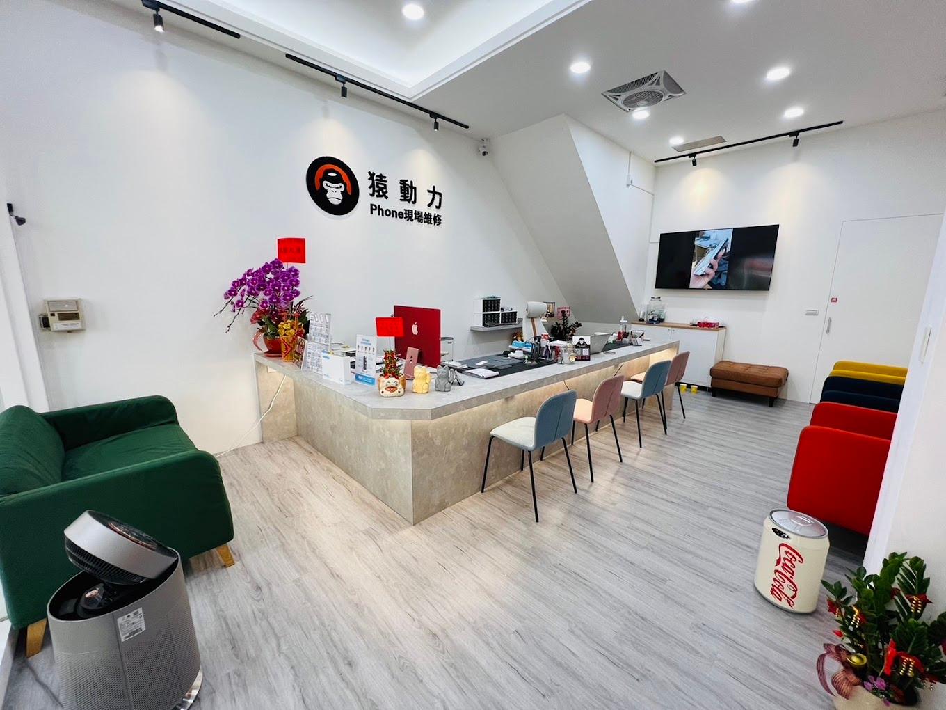猿動力太平店評價|iPhone 換電池只要 30 分鐘!現場更換+180 天保固
