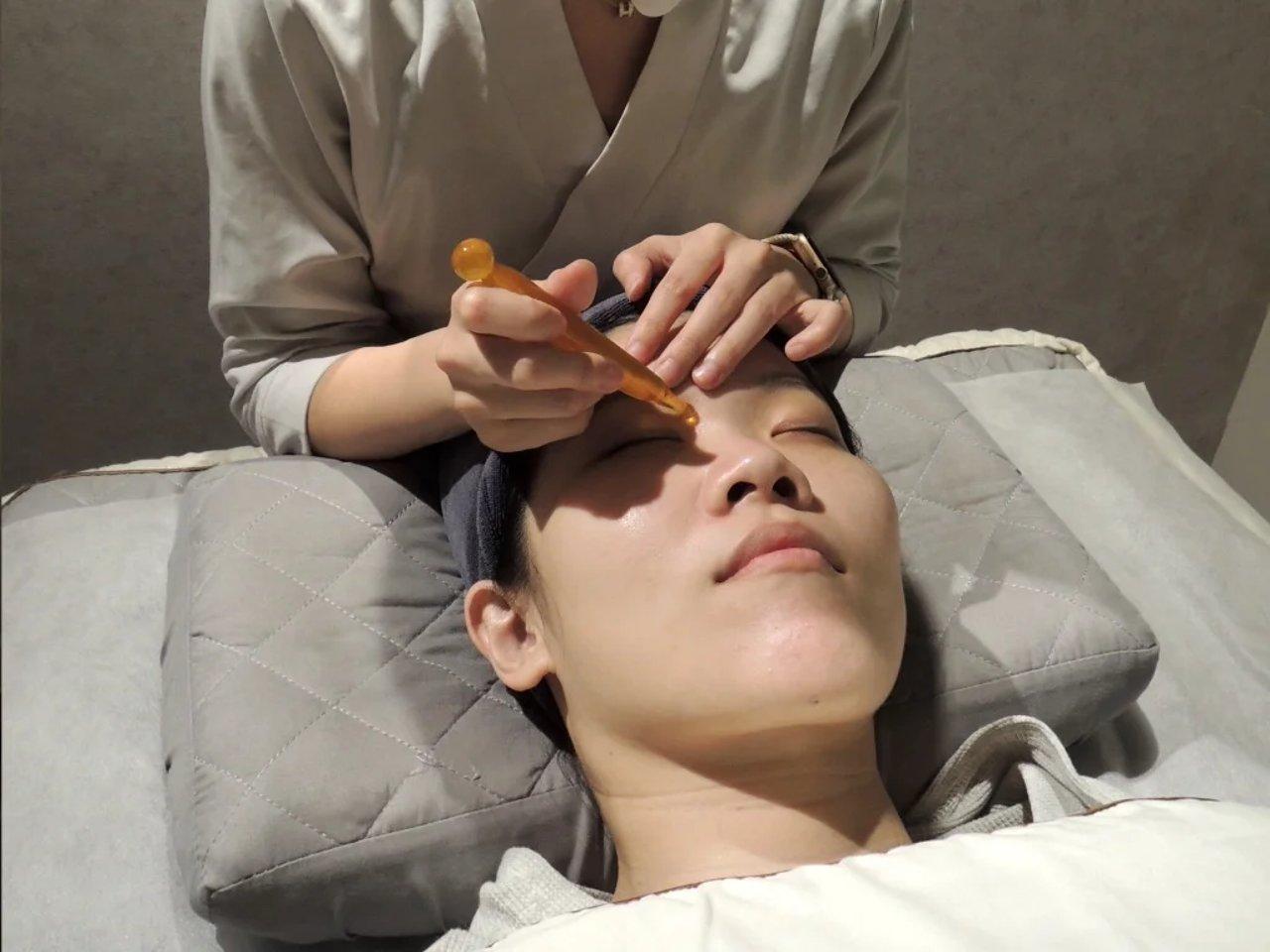 3단계 눈 피로 해소 마사지로 눈을 맑게 하세요