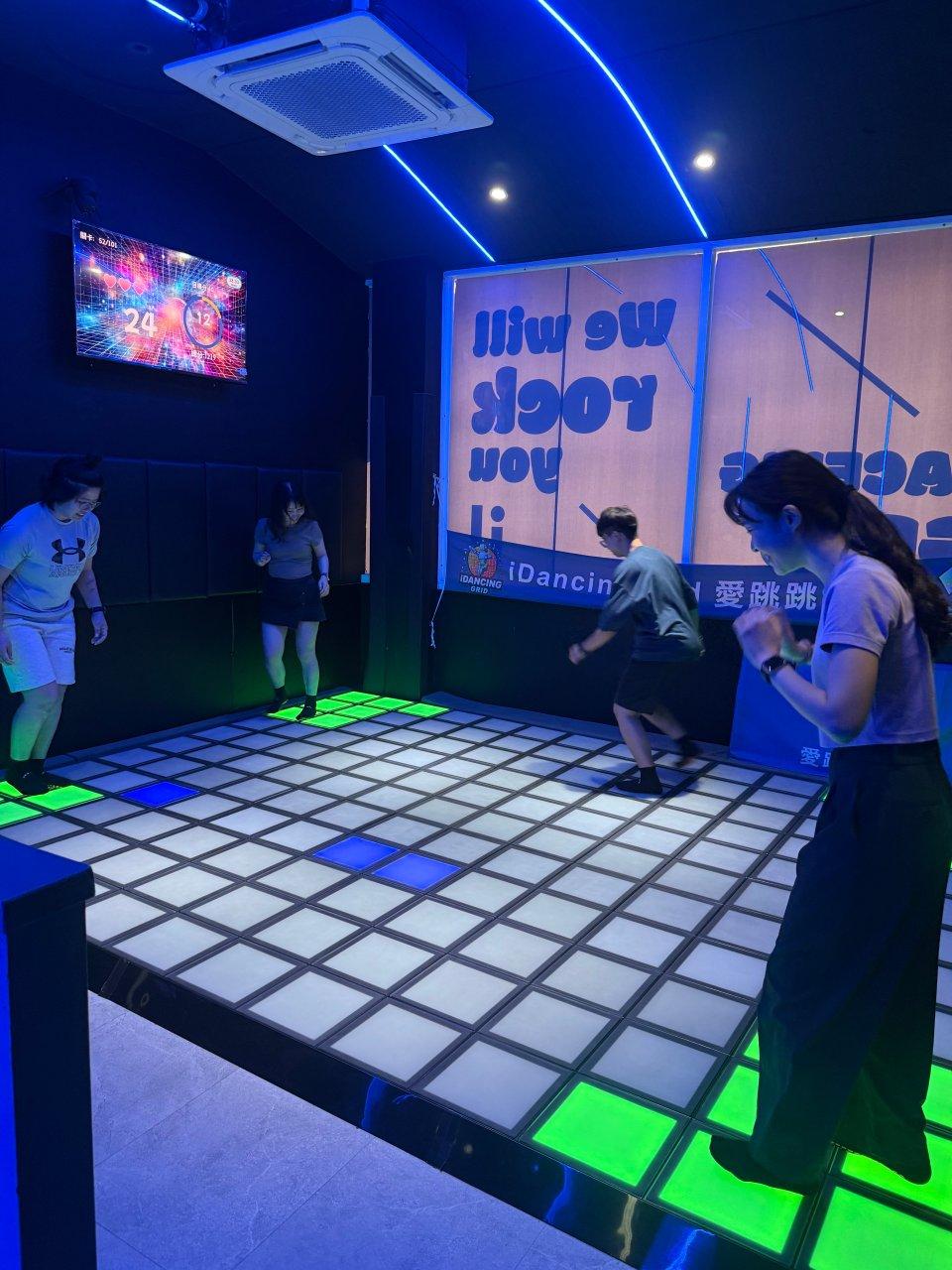 An all-ages entertainment venue perfect for couples, friends, and corporate team building.