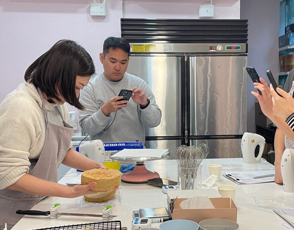Fabulous Lab insists on small-group, hands-on instruction, transforming "experience" into genuine "learning."