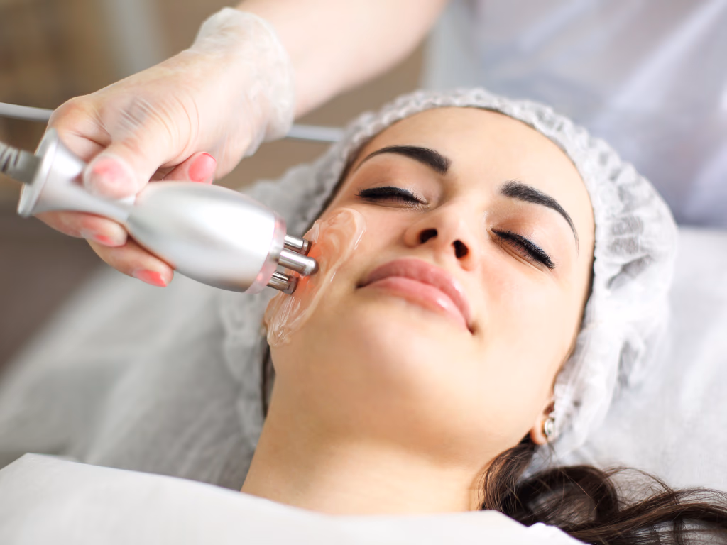 Facial sagging is a common concern, and understanding its causes is key to choosing the right lifting treatment.