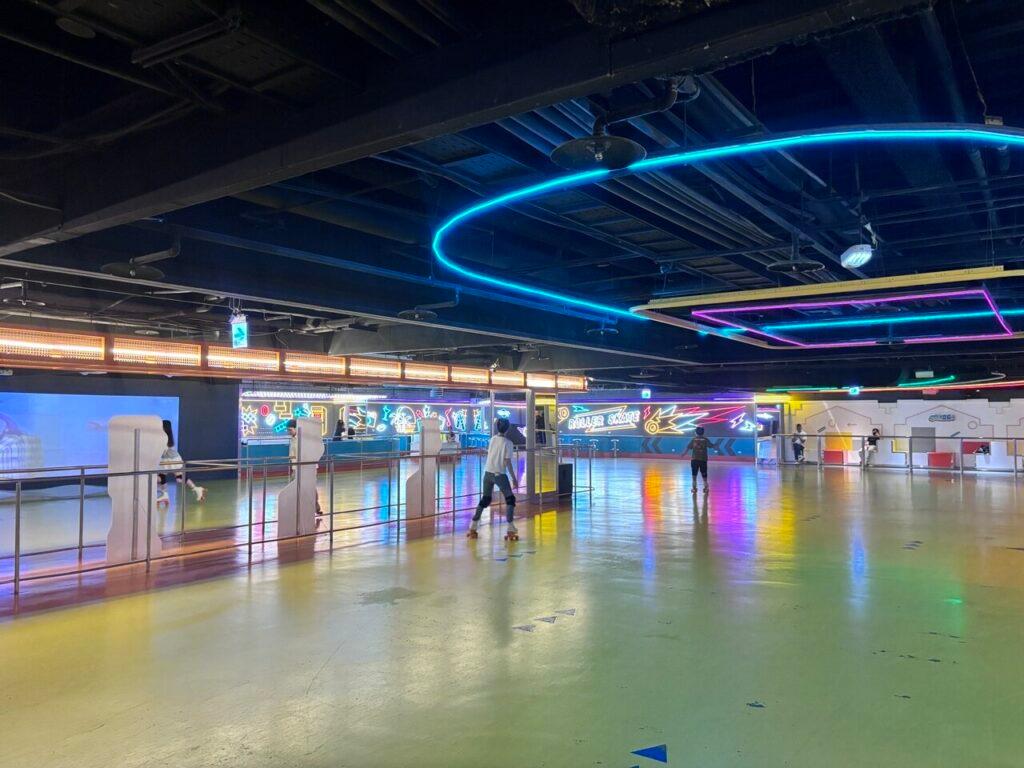 台中室內遊樂場_大魯閣 Roller186滑輪場 新時代館_2026-07-07_13