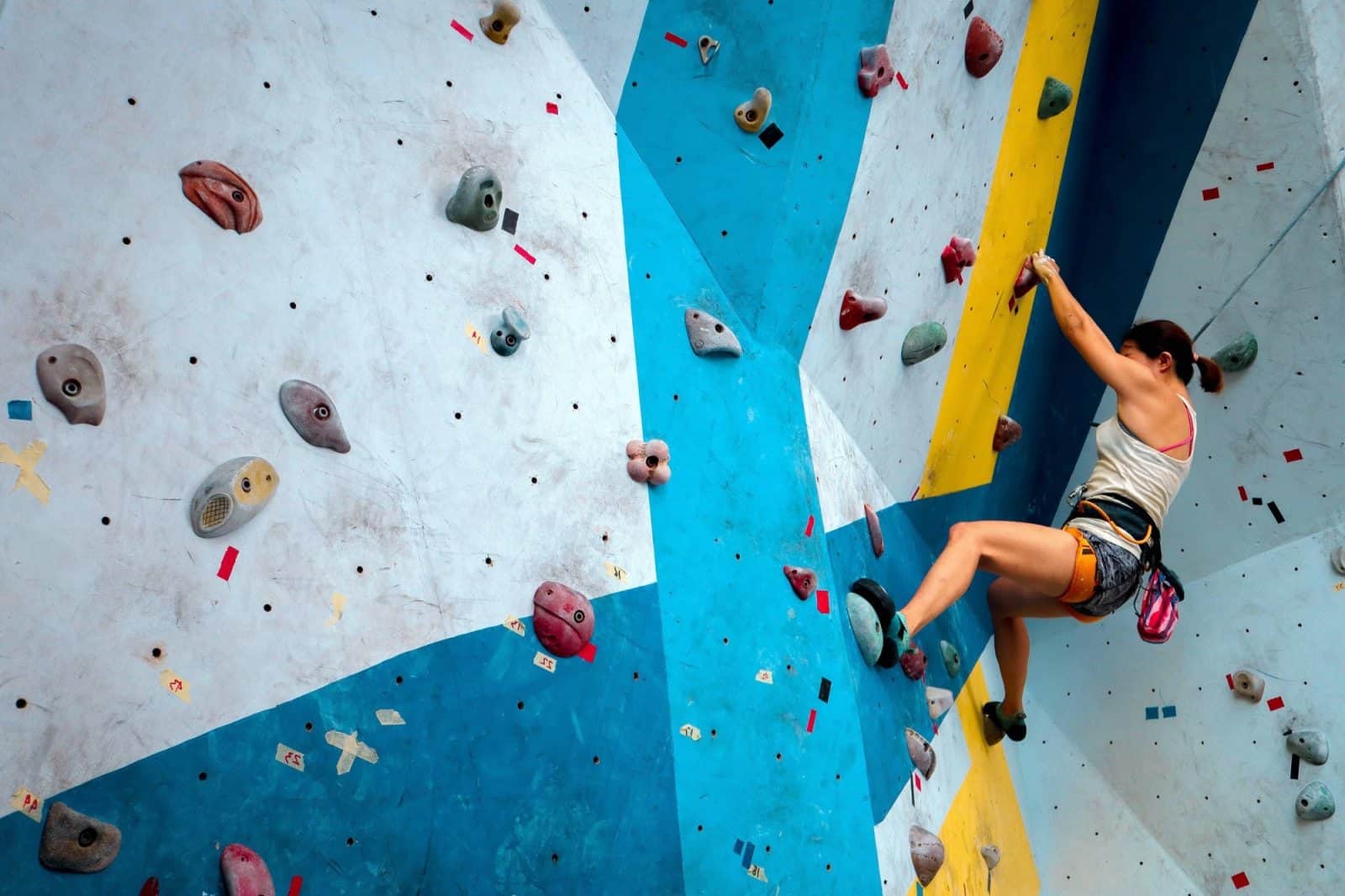 2026 台北攀岩場推薦｜室內攀岩體驗一次看，7 間台北抱石館課程評比