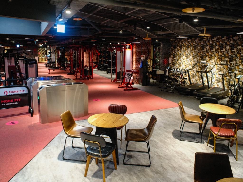 【MORE FIT 評價】寵壞健友的完善健身環境，5 大分店跨館通用不加價 1