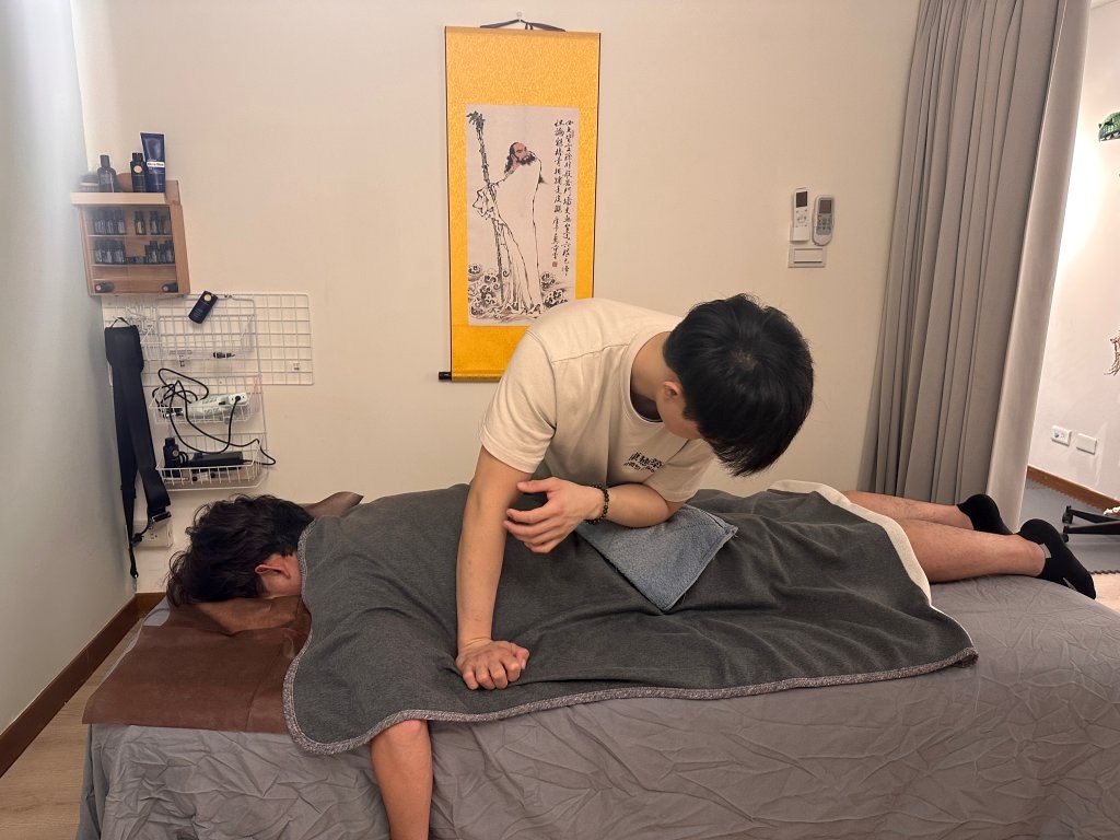 【カンユボディビルレビュー】再建マッサージ＋運動提案が一度にできて、本当に筋肉痛が改善する後山皮マッサージ17