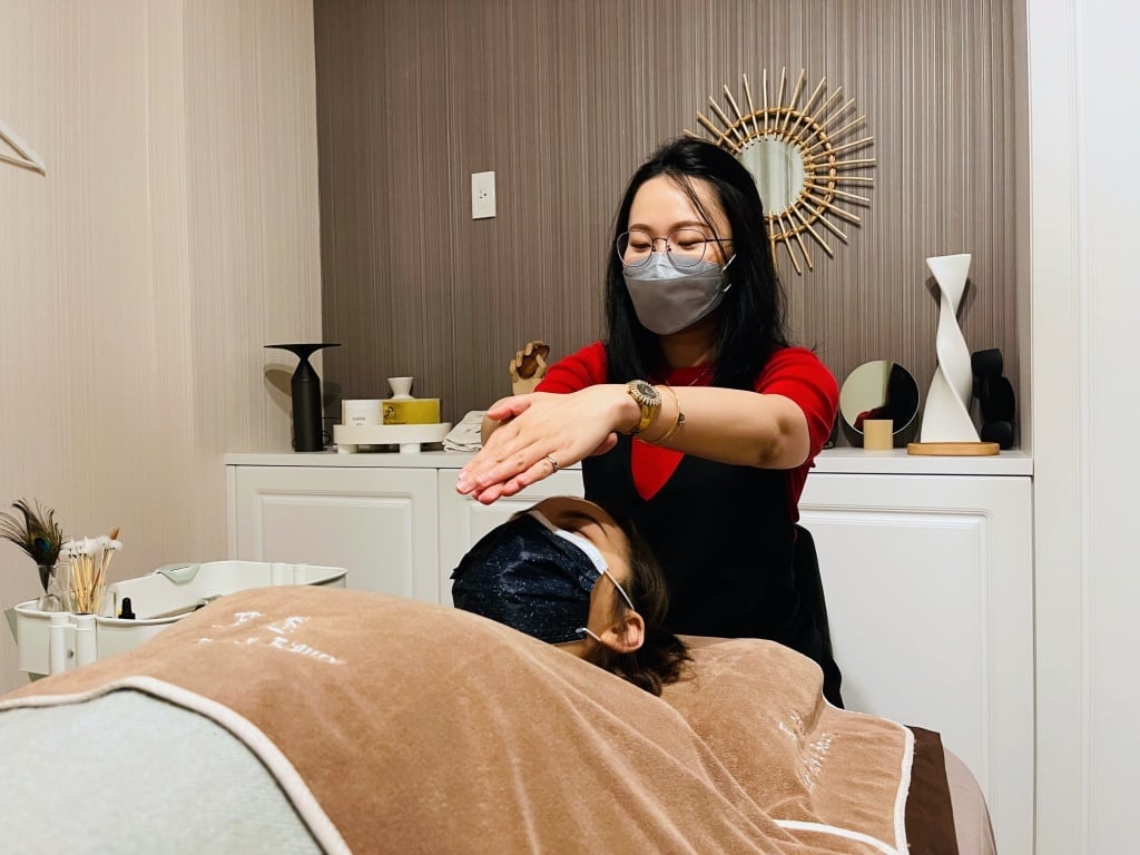 [Ear fan Tammy's review] Singing bowl therapy with ear picking service, a high-standard ear picking shop in an art museum 17