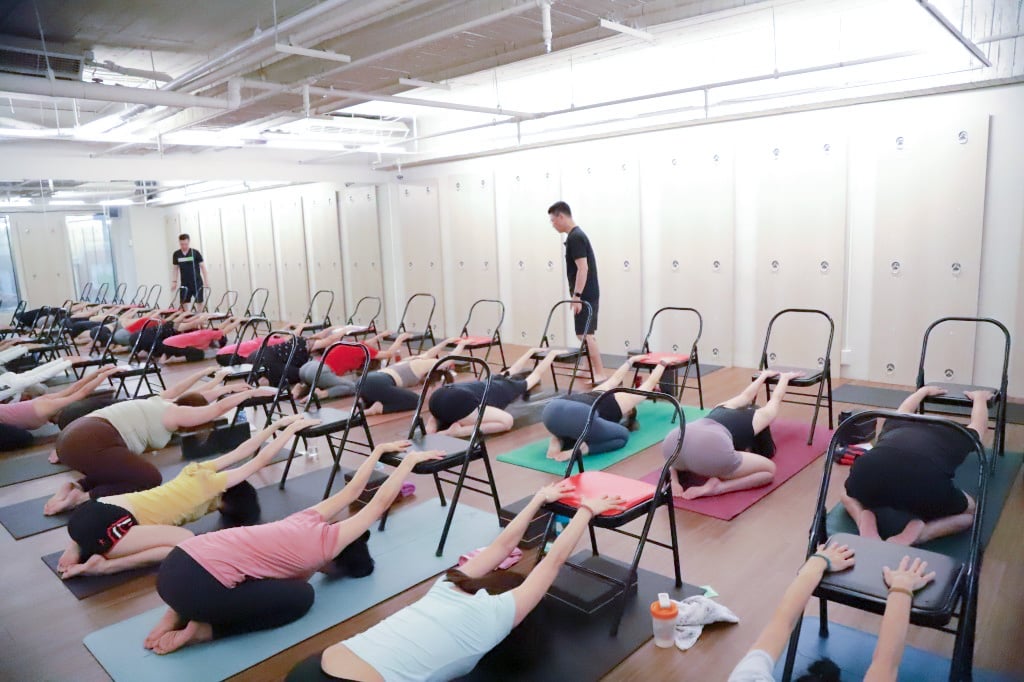 [Yogyue Exercise Review] The only Iyengar certified teacher in Kaohsiung will teach you yoga with a chair 30