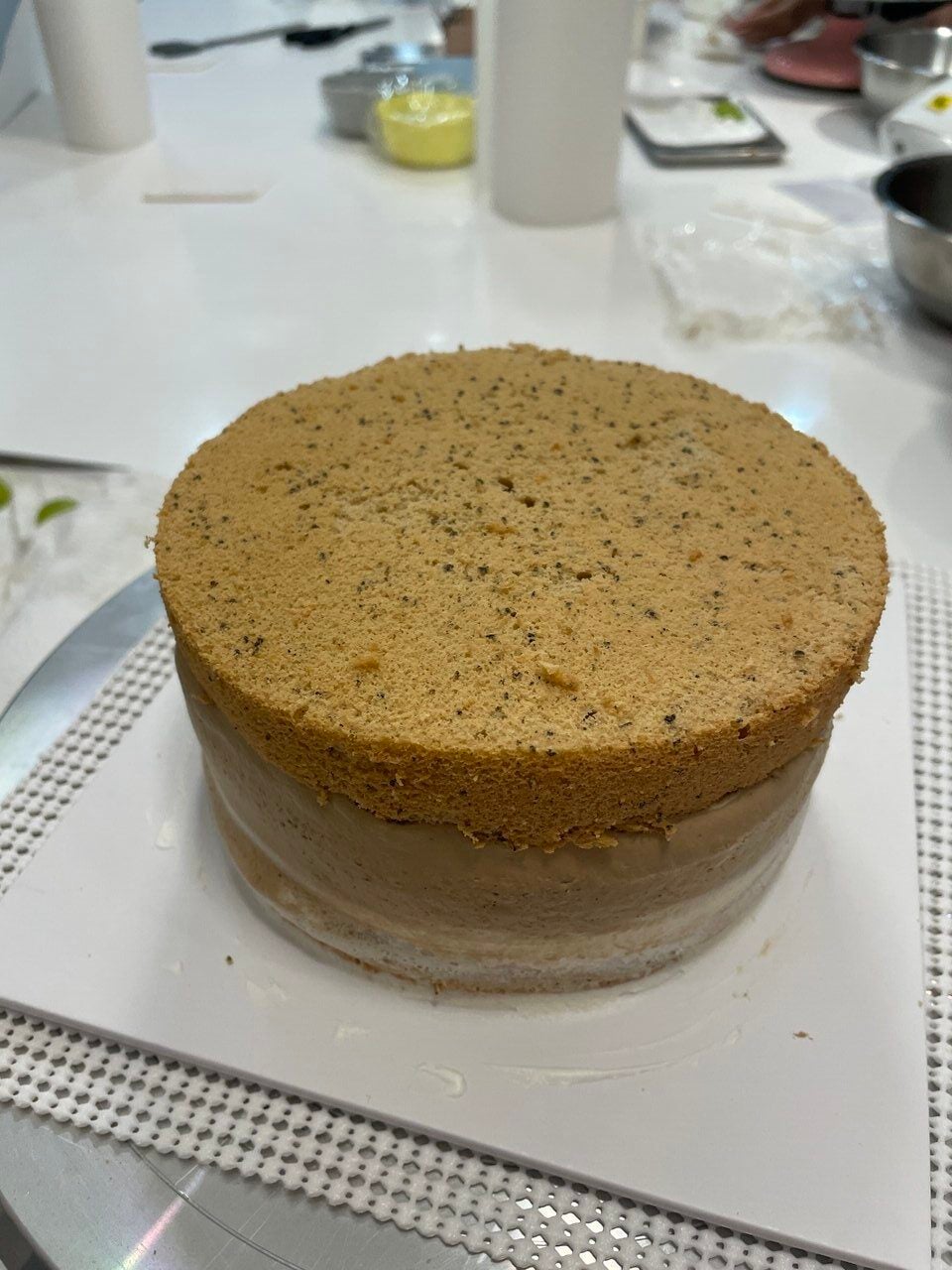 手作りフレッシュクリームフルーツケーキ_ファビュラスラボ_2026-03-27_9回転