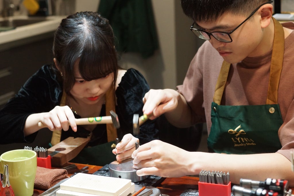 Make a ring with your significant other