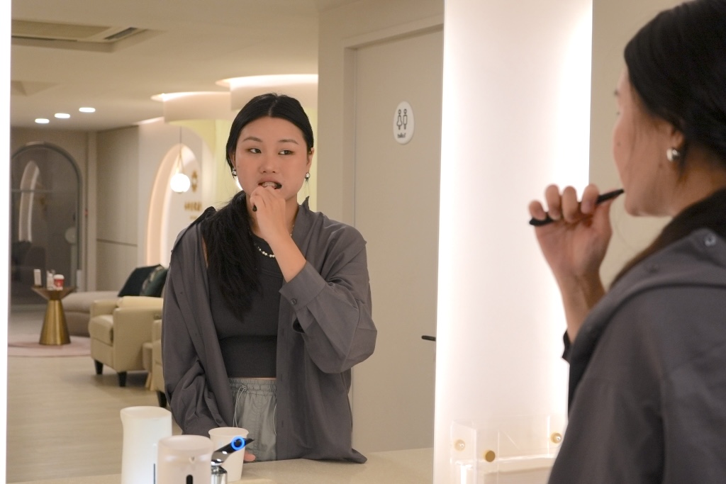 [치아미백센터 후기] 빛에 노출되지 않고도 미백이 가능해요! 민감한 치아를 위한 필수 방문 비체 치아미백샵 19