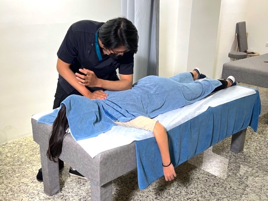 【陽昇運動整復評價】向彎腰駝背說再見！傳統結合現代科學的左營整骨所 7