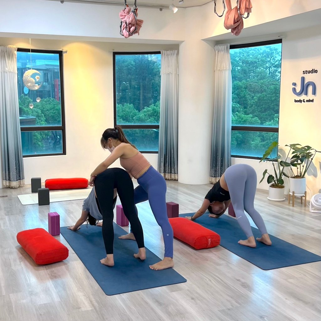 [jn studio yoga review] Enrich floor and aerial yoga courses to create a smooth and balanced body and mind 24