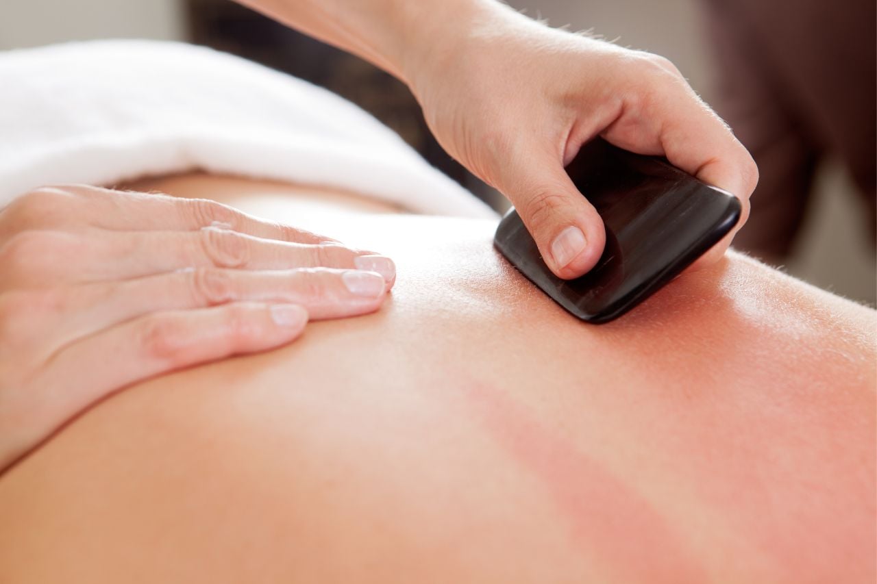 Kaohsiung Solo Travel Guide|Where Can You Go Alone? 10 Recommended Solo Activities in Kaohsiung gua sha (technique in TCM)