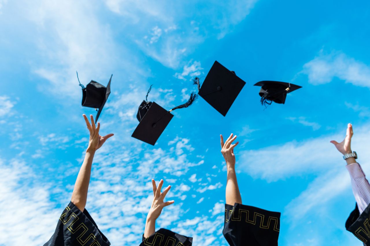 [Graduation Gift Lazy Bag] How can you give graduation gifts like this! 10 Things College Students Must Do Before Graduation 1