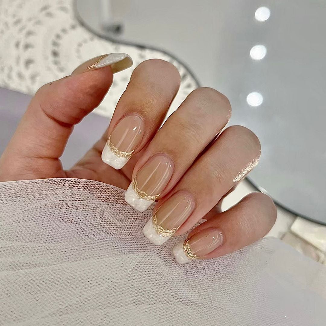 블랙 3D 복숭아꽃 프렌치 숏 네일아트 웨어러블 가짜 네일 탈부착 가능 완성형 붙이는 네일 글루 포함 / 네일아트 \u0026 도구, image size:1080x1080