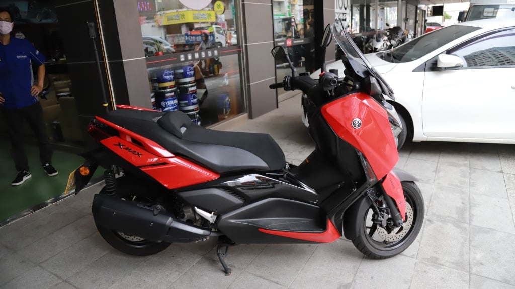 YAMAHA XMAX300