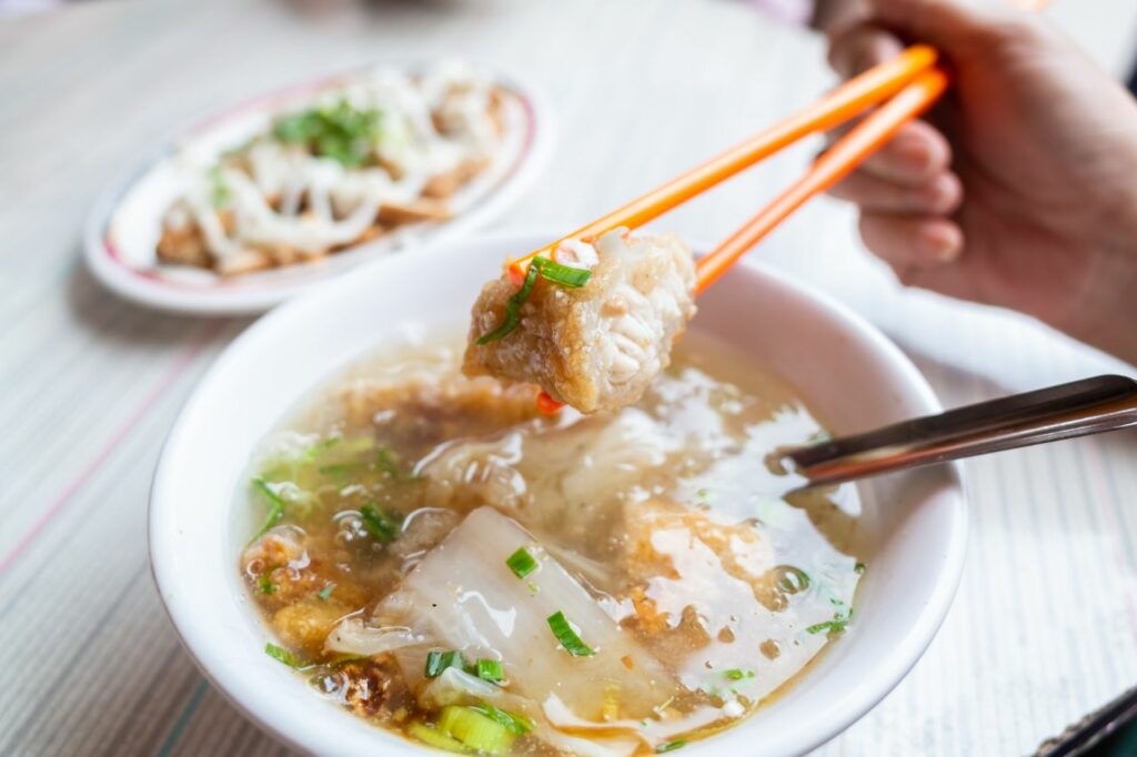 【台中 24 小時餐廳推薦】爌肉飯、熱炒、清粥小菜通通有，精選 10 間台中 24 小時美食